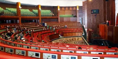 مجلس المستشارين يصادق بالإجماع على إعادة تنظيم المجلس الوطني للصحافة وسط انسحاب المعارضة